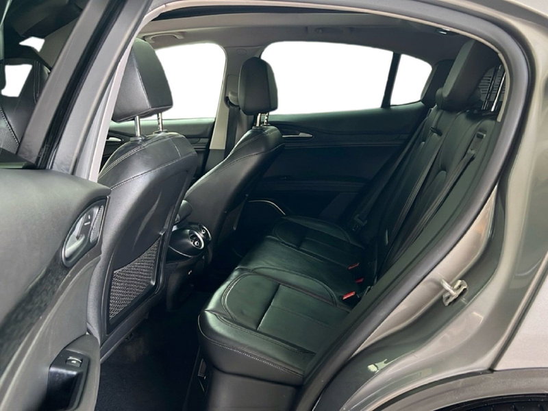 Alfa Romeo Stelvio usata a Roma (11)