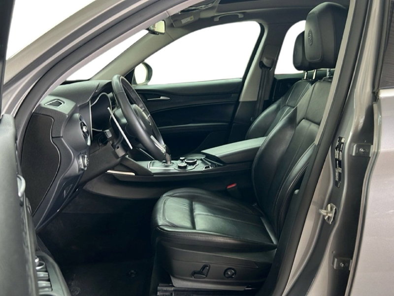 Alfa Romeo Stelvio usata a Roma (14)