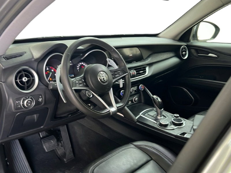 Alfa Romeo Stelvio usata a Roma (15)