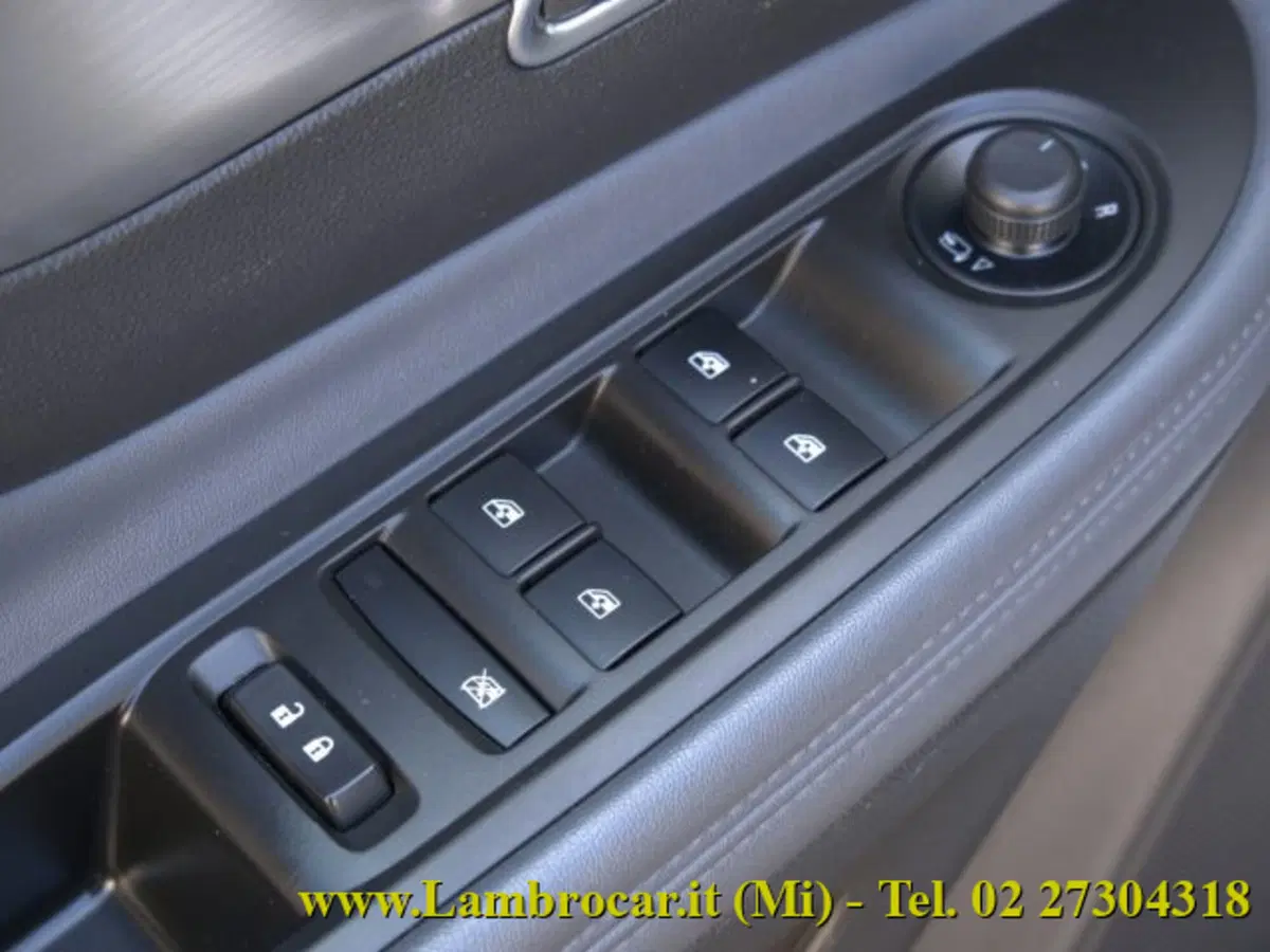 Opel Mokka usata a Milano (17)