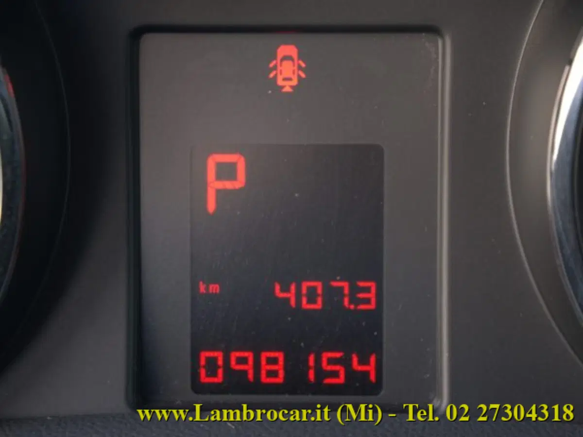Opel Mokka usata a Milano (7)