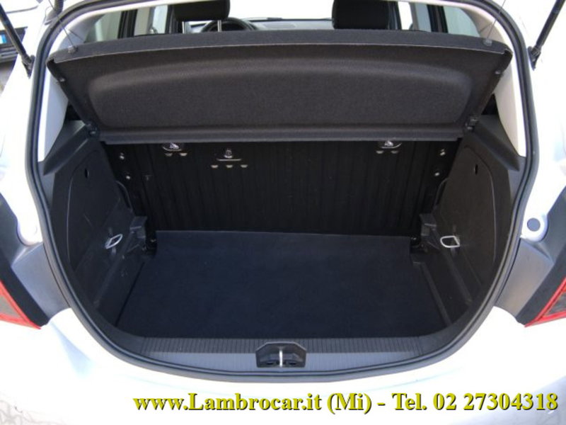 Opel Corsa usata a Milano (13)