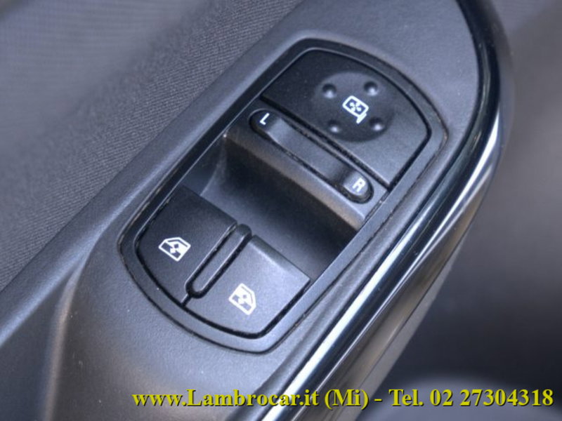 Opel Corsa usata a Milano (16)