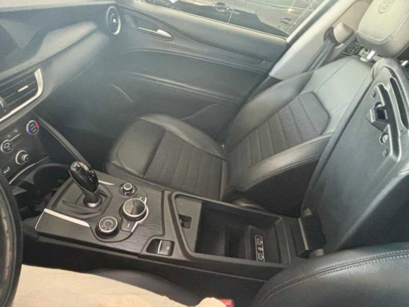 Alfa Romeo Stelvio usata a Caltanissetta (11)