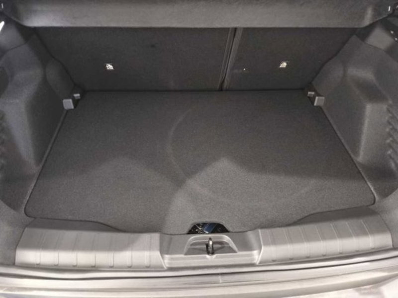 Jeep Avenger nuova a Caltanissetta (10)