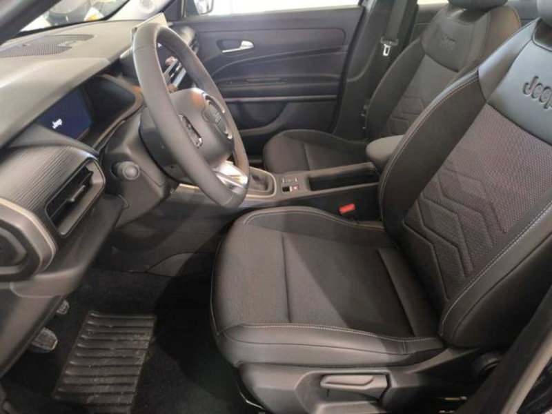 Jeep Avenger nuova a Caltanissetta (13)