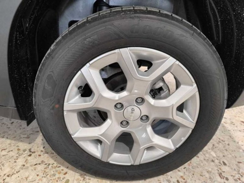 Jeep Avenger nuova a Caltanissetta (9)