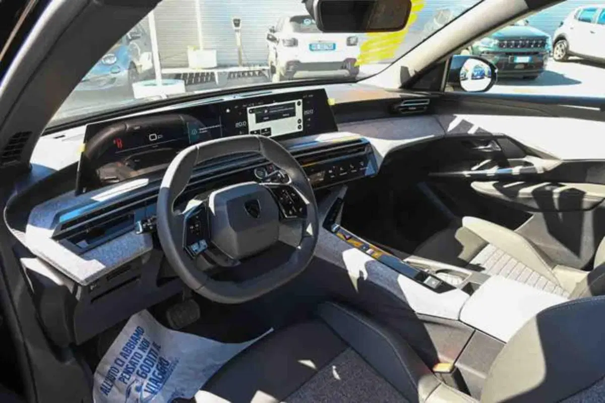 Peugeot 3008 nuova a Torino (12)