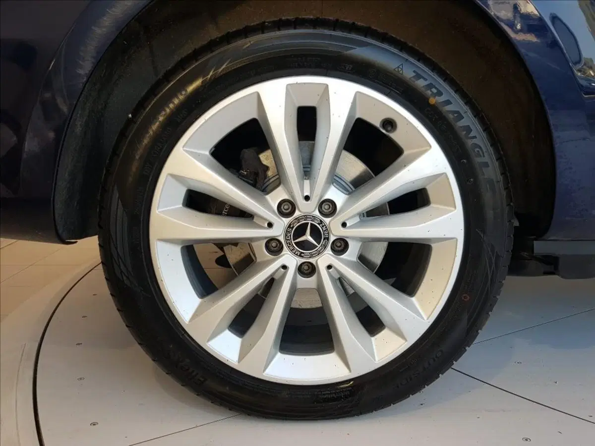Mercedes-Benz Classe V usata a Lucca (9)