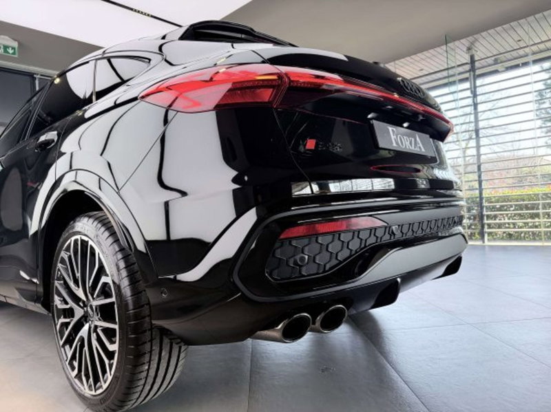 Audi SQ5 Sportback nuova a Torino (14)