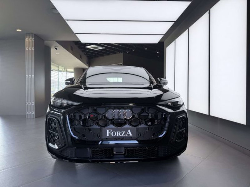 Audi SQ5 Sportback nuova a Torino (2)