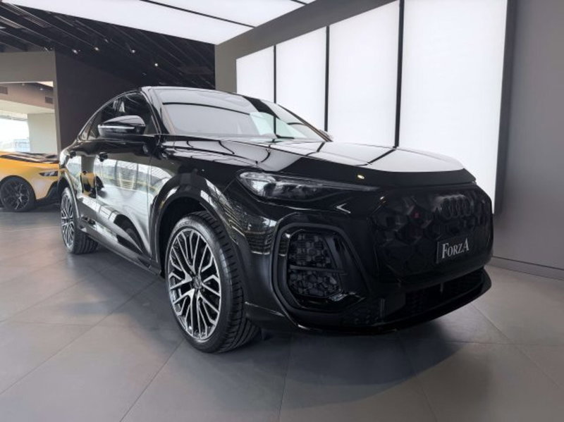 Audi SQ5 Sportback nuova a Torino (3)