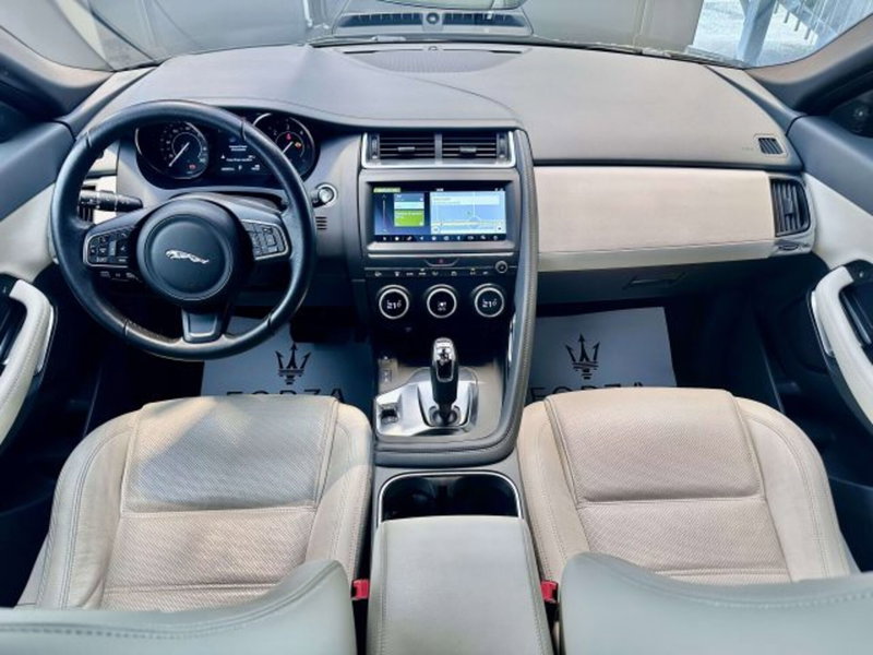 Jaguar E-Pace usata a Torino (10)