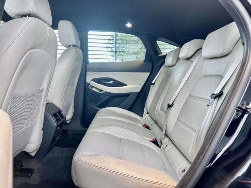 Jaguar E-Pace usata a Torino (13)