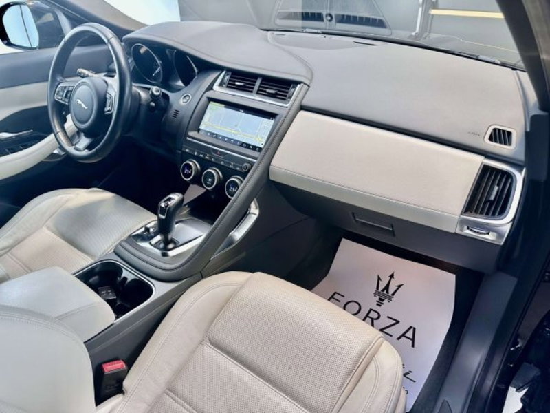 Jaguar E-Pace usata a Torino (14)