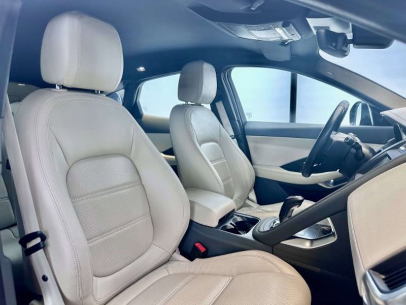 Jaguar E-Pace usata a Torino (15)