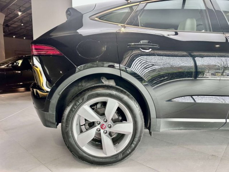 Jaguar E-Pace usata a Torino (5)