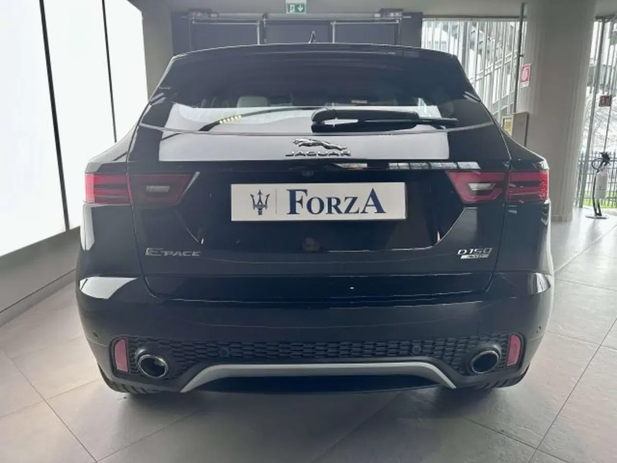 Jaguar E-Pace usata a Torino (7)