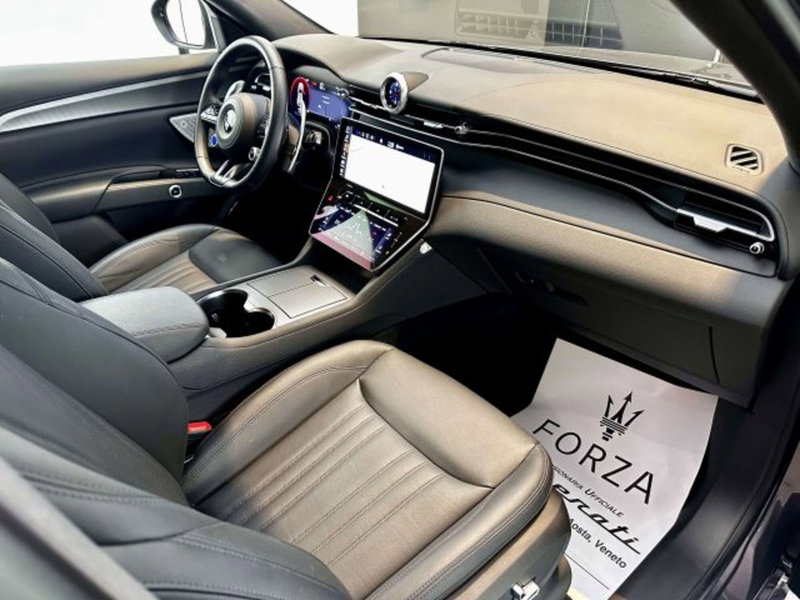 Maserati Grecale usata a Torino (12)