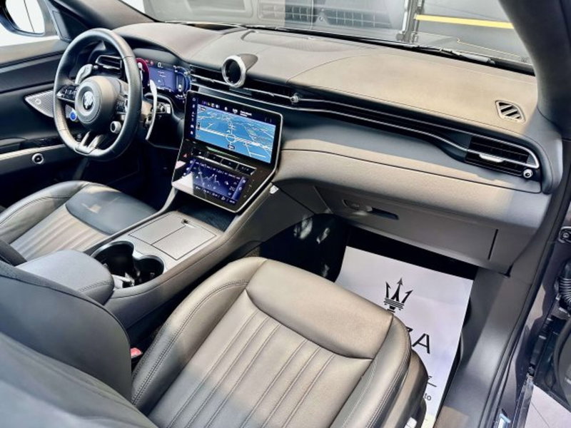 Maserati Grecale usata a Torino (12)