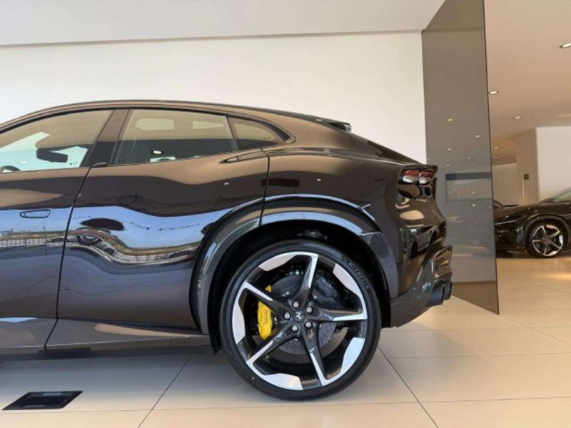 Ferrari Purosangue nuova a Torino (12)