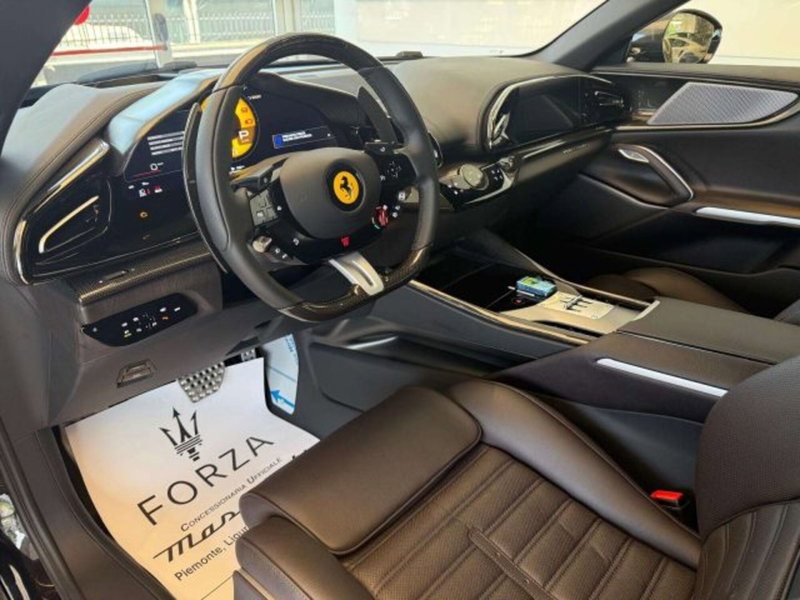 Ferrari Purosangue nuova a Torino (6)