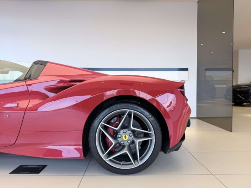 Ferrari F8 Spider usata a Torino (11)