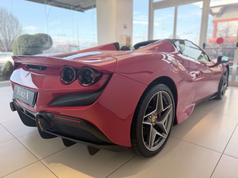 Ferrari F8 Spider usata a Torino (15)