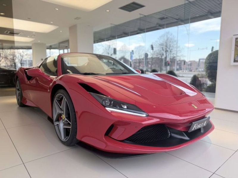 Ferrari F8 Spider usata a Torino (3)