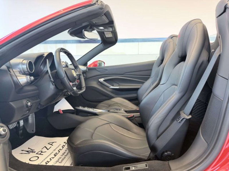 Ferrari F8 Spider usata a Torino (5)