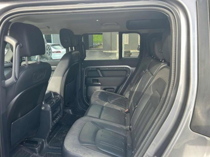 Land Rover Defender usata a Lucca (10)