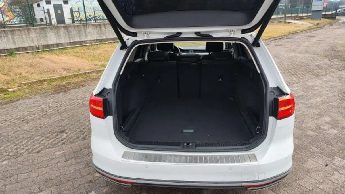 Volkswagen Passat Variant usata a Como (12)