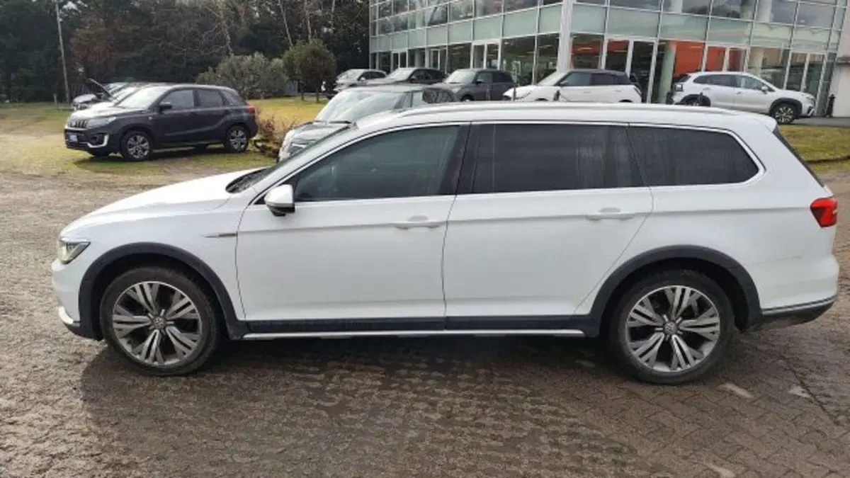 Volkswagen Passat Variant usata a Como (2)