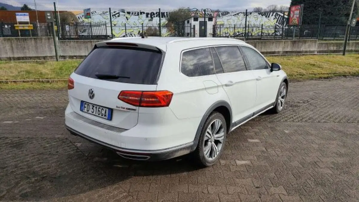 Volkswagen Passat Variant usata a Como (5)