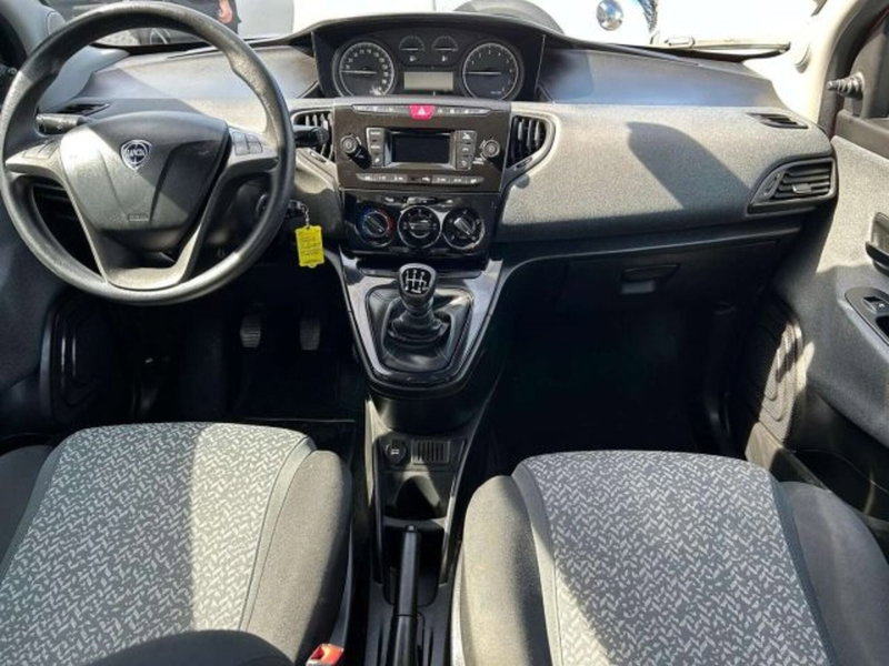 Lancia Ypsilon usata a Firenze (15)
