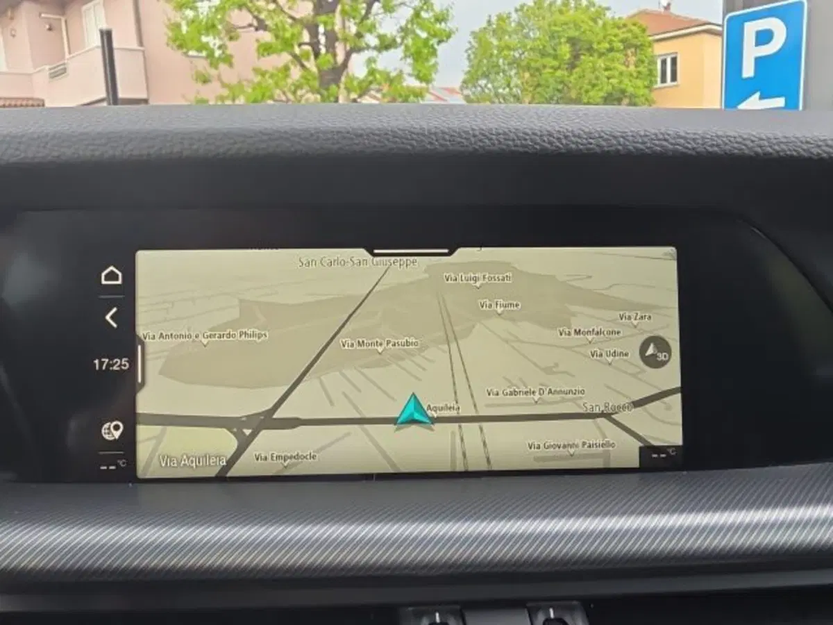 Alfa Romeo Stelvio nuova a Monza e Brianza (16)