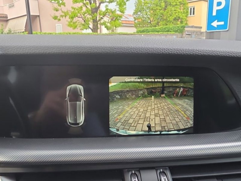 Alfa Romeo Stelvio nuova a Monza e Brianza (17)