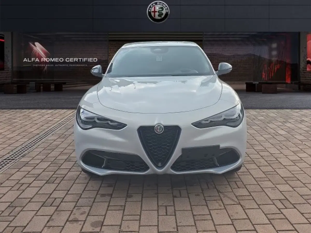 Alfa Romeo Stelvio nuova a Monza e Brianza (2)