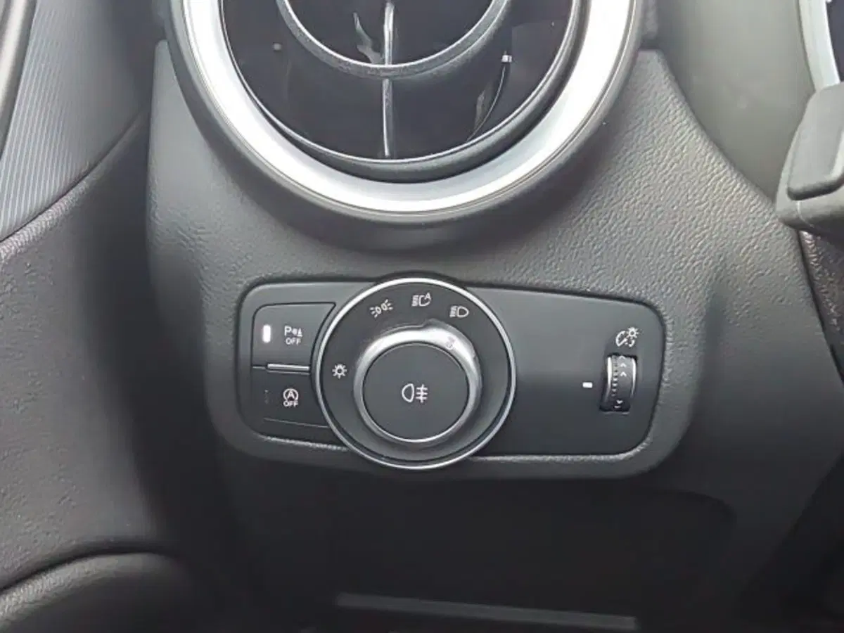 Alfa Romeo Stelvio nuova a Monza e Brianza (20)