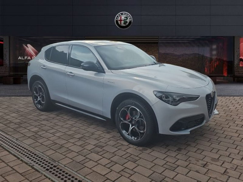Alfa Romeo Stelvio nuova a Monza e Brianza (3)