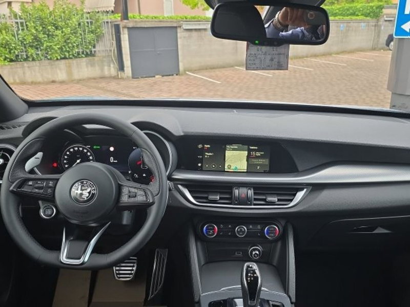 Alfa Romeo Stelvio nuova a Monza e Brianza (8)