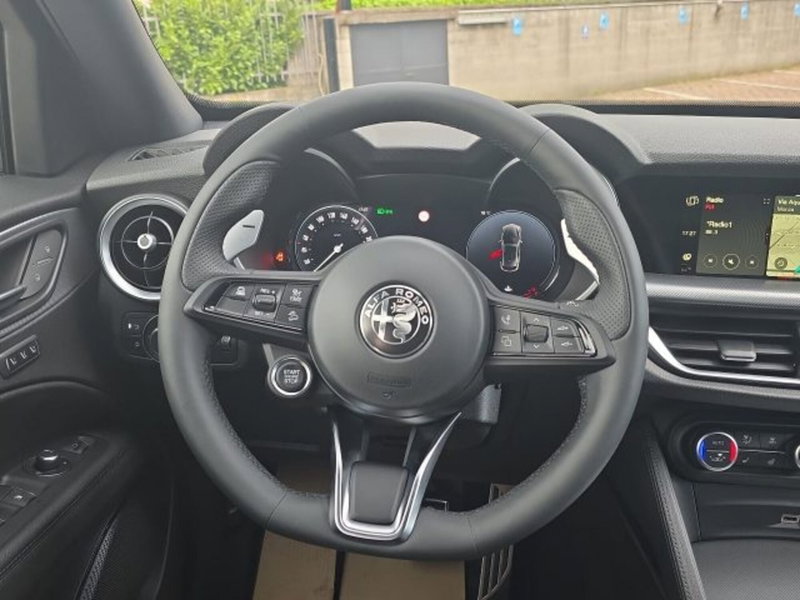 Alfa Romeo Stelvio nuova a Monza e Brianza (9)