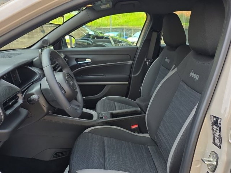 Jeep Avenger nuova a Monza e Brianza (9)