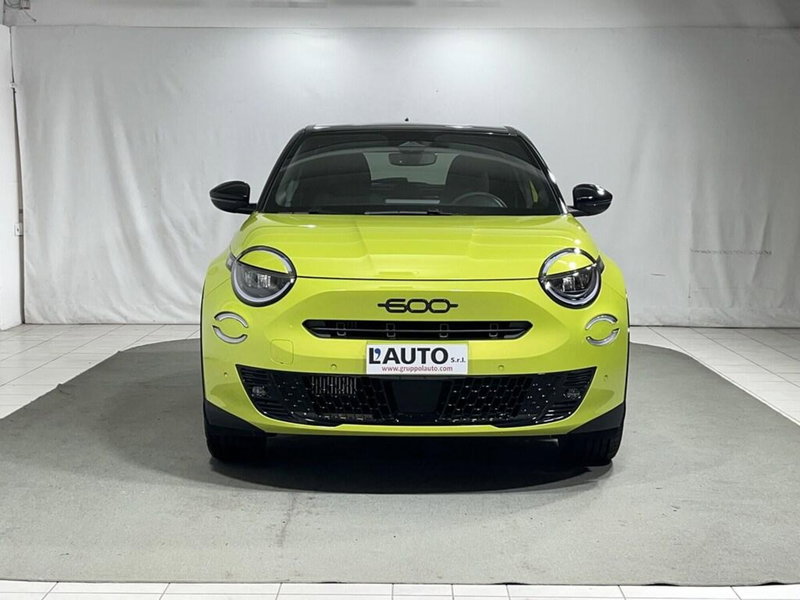 Fiat 600 nuova a Sondrio (8)