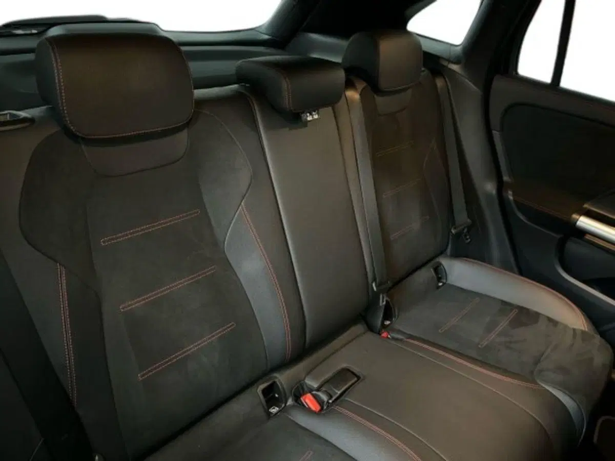 Mercedes-Benz GLA SUV nuova a Verona (14)