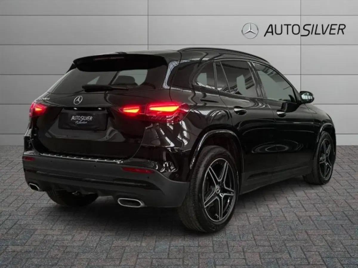 Mercedes-Benz GLA SUV nuova a Verona (2)