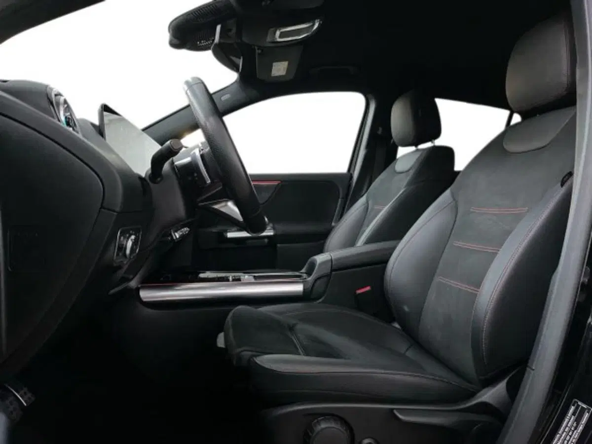Mercedes-Benz GLA SUV nuova a Verona (9)