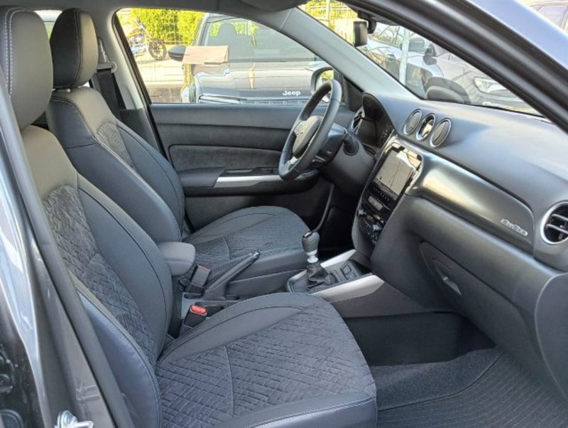 Suzuki Vitara nuova a Brescia (18)