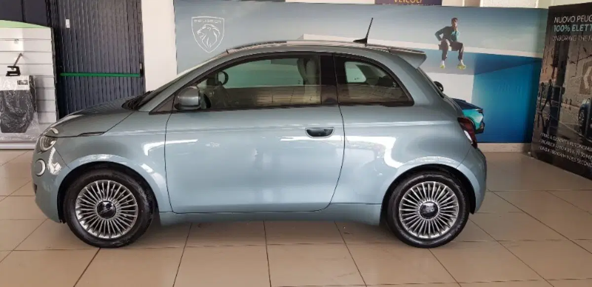 Fiat 500 Cabrio usata a Pordenone (7)