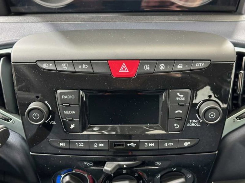 Lancia Ypsilon usata a Sondrio (17)